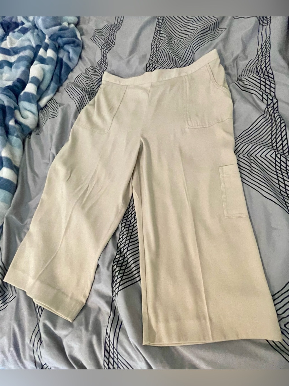 Alfred Dunner Wide Leg Cream Crop Pants
